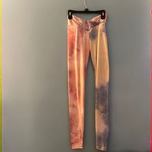 All orders ship 1-5 business days!
Rue21 tie-dye leggings